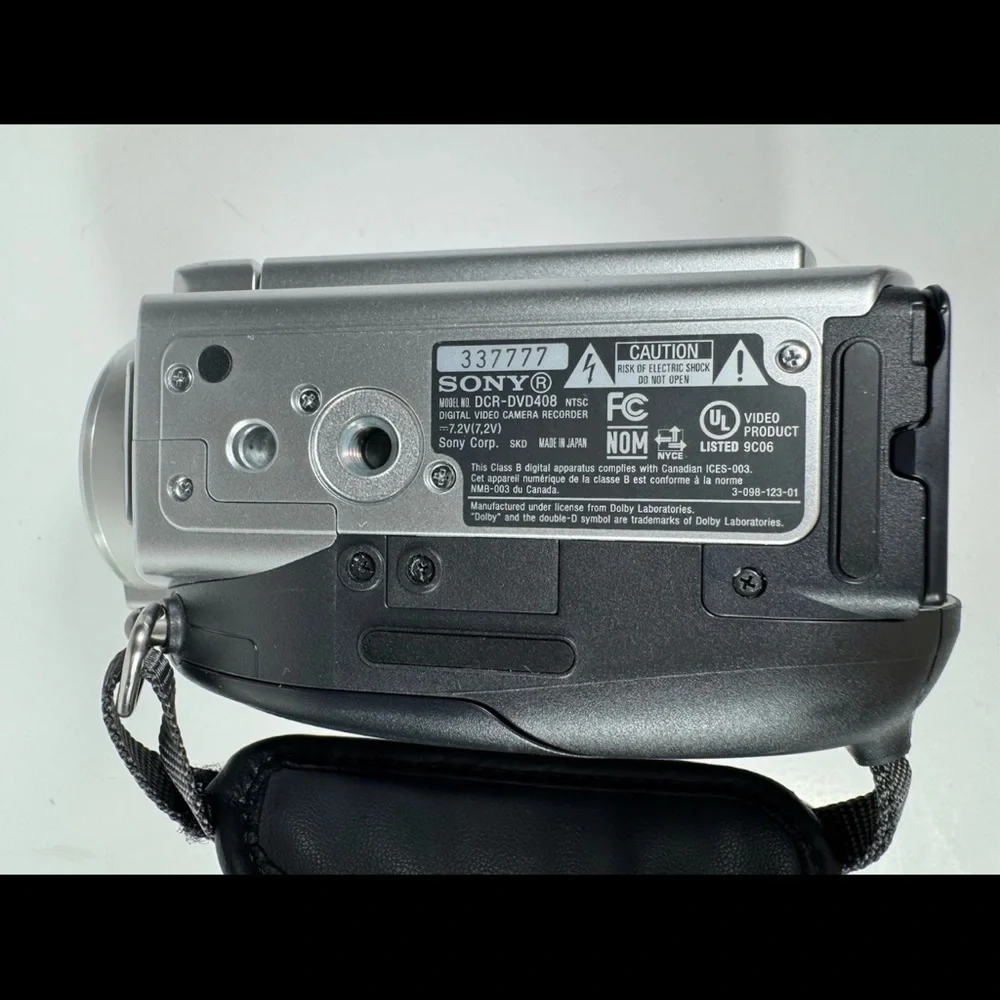 Sony 4.0 Megapixel Handycam model DCR-DVD408. Wide LCD Digital Video Camera